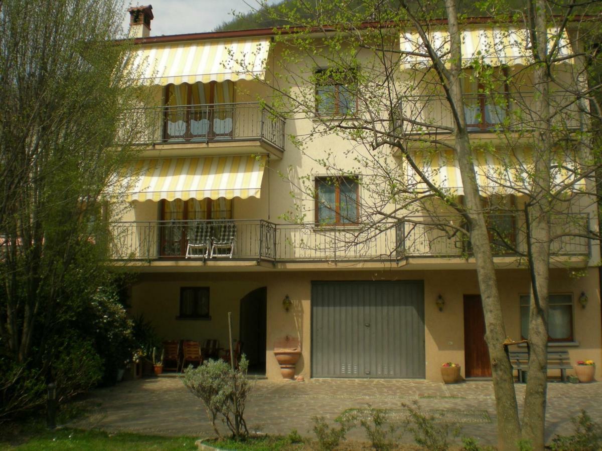 Casa Vacanze Donatella Carenno ภายนอก รูปภาพ